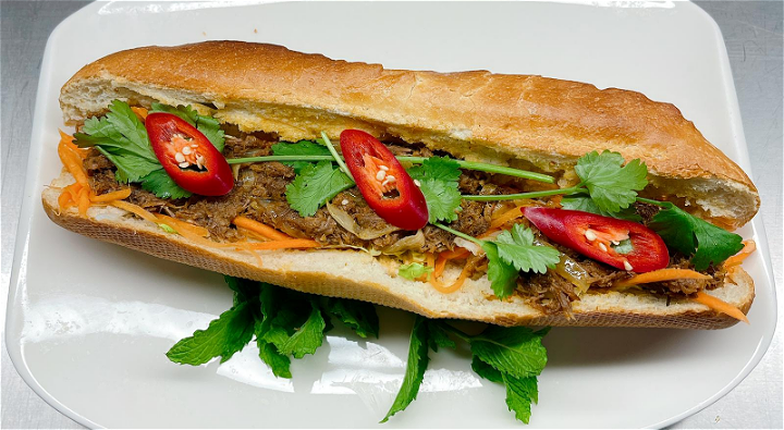 BÁNH MÌ / Vietnamees baquette / Vietnamees sandwich  